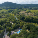 Slow Village Provence Occitanie camping gard insolite cascades du Sautadet hébergement nature calme