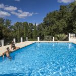 Slow Village Provence Occitanie camping gard insolite cascades du Sautadet piscine et sa plage de sable fin