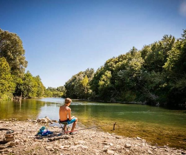 camping les genets d'or bagnol-sur-ceze pêche rivière la Cèze gard